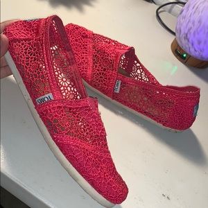 TOMS Lace hot pink tom’s!!!